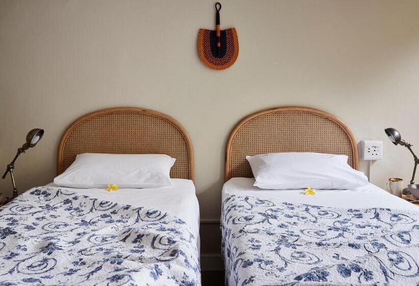 غرفة قياسية, The Big   Luxury Backpackers
