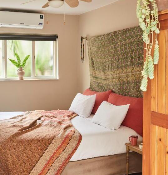 חדר סופריור, The Big   Luxury Backpackers