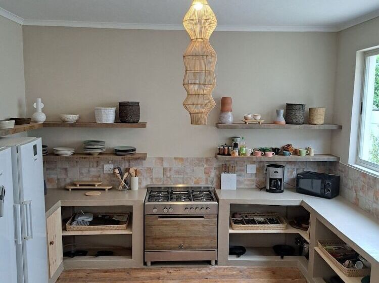 חדר אקונומי, The Big   Luxury Backpackers