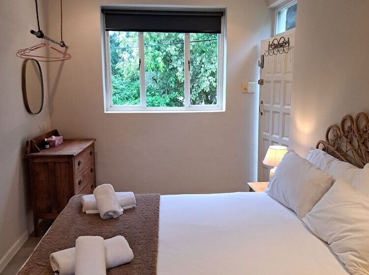 غرفة قياسية, The Big   Luxury Backpackers