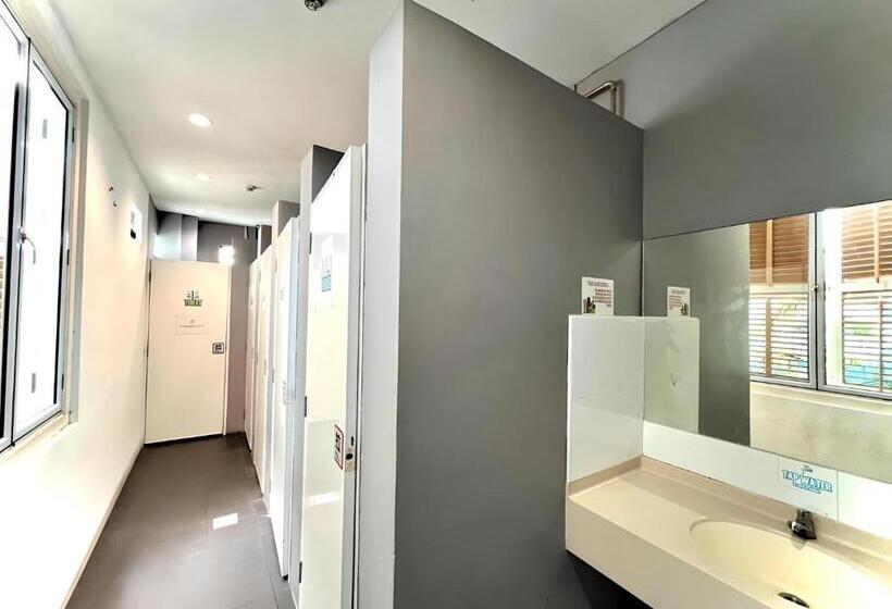 تختخواب در اتاق مشترک, Beary Best! Hostel Chinatown