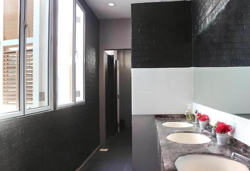 اتاق اکونومی, Beary Best! Hostel Chinatown