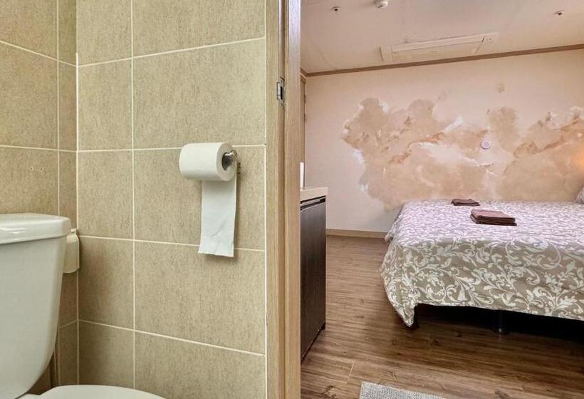 اتاق استاندارد, Roi Guesthouse
