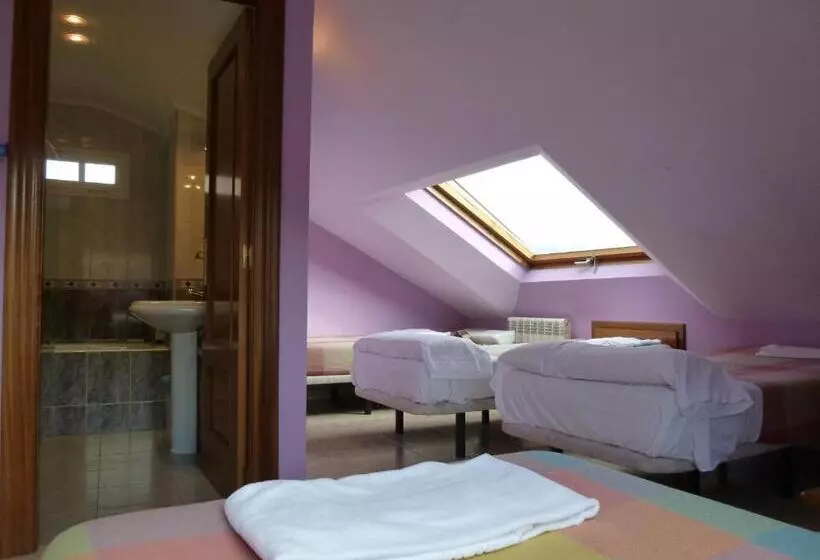اتاق خانوادگی, Hostal Ciudad De Najera