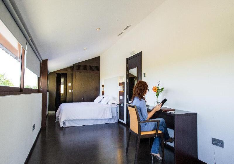 Полулюкс, Las Monteras