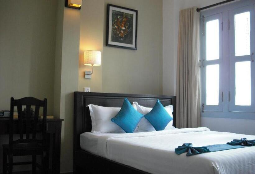 غرفة ديلوكس مزودة بشرفة, The Columns