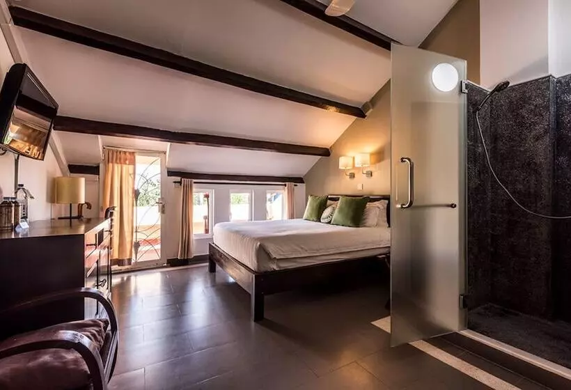 Habitación Deluxe, The Columns