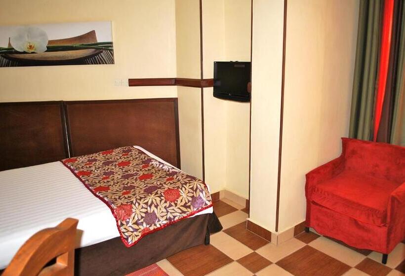 اتاق استاندارد, Yaahot