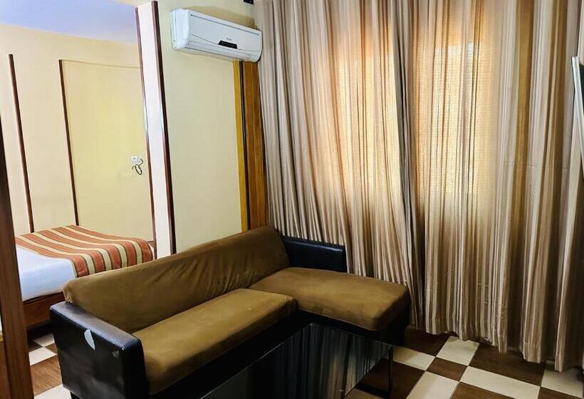 اتاق استاندارد, Yaahot