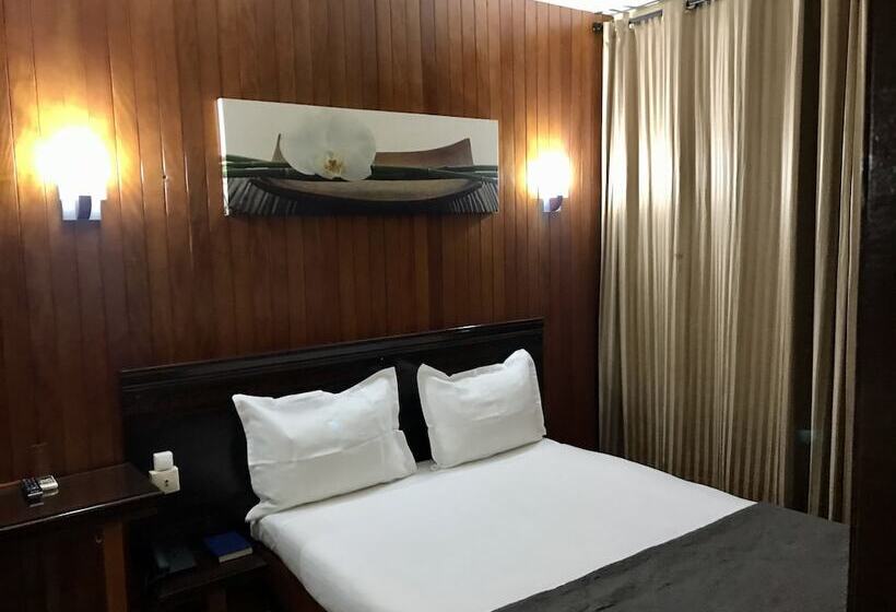 اتاق استاندارد, Yaahot