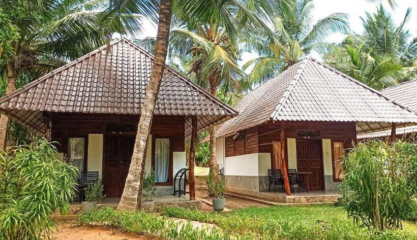 Хижина, Lagoon Paradise Beach Resort