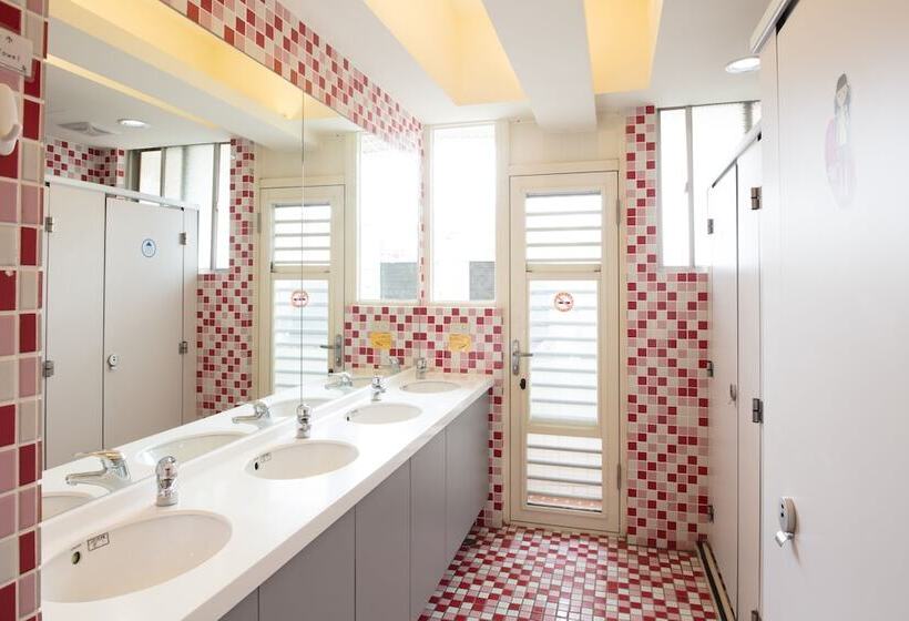 تختخواب در اتاق مشترک, On My Way Taipei Hostel