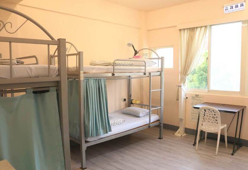 تختخواب در اتاق مشترک, On My Way Taipei Hostel