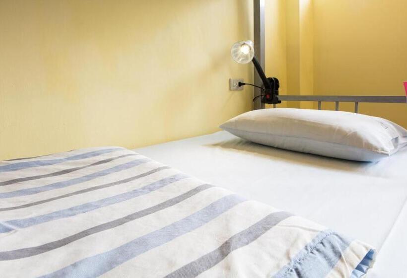 اتاق استاندارد, On My Way Taipei Hostel