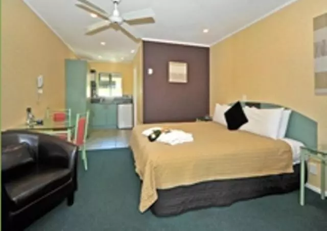 استودیوی سوپریور, A'la Vista Motel