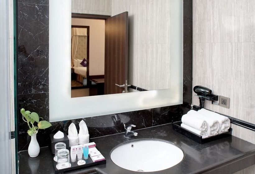 Executive Suite, Adhiwangsa