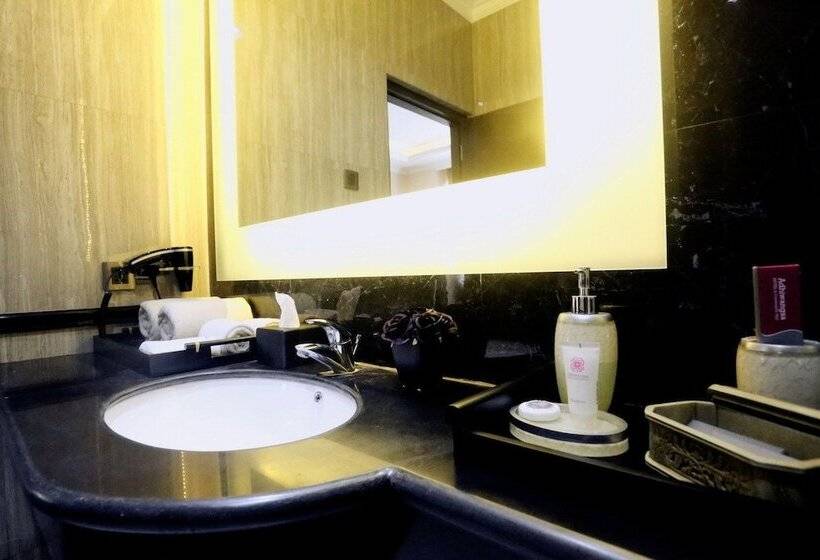 جناح إدارى, Adhiwangsa