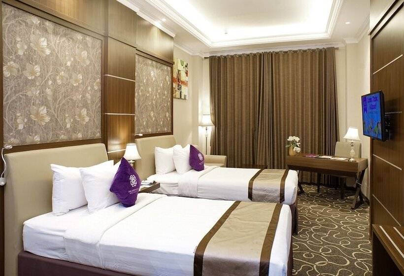 غرفة ديلوكس, Adhiwangsa