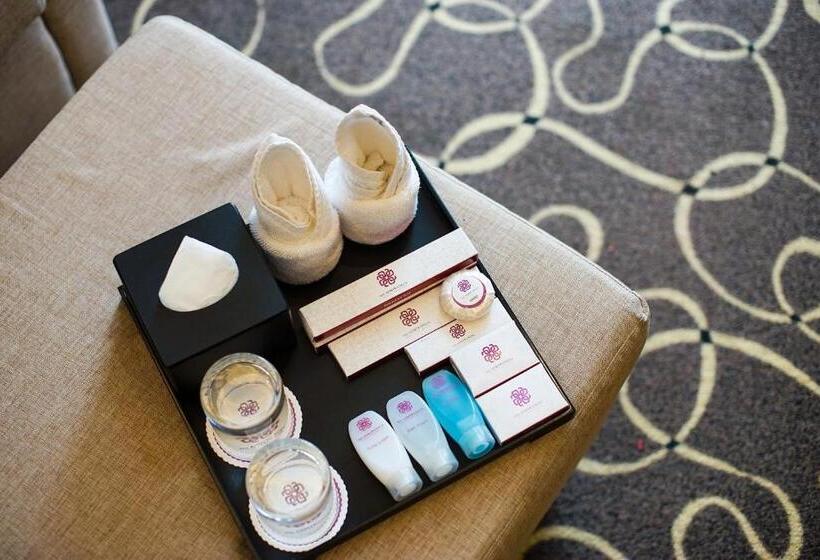 Executive Suite, Adhiwangsa