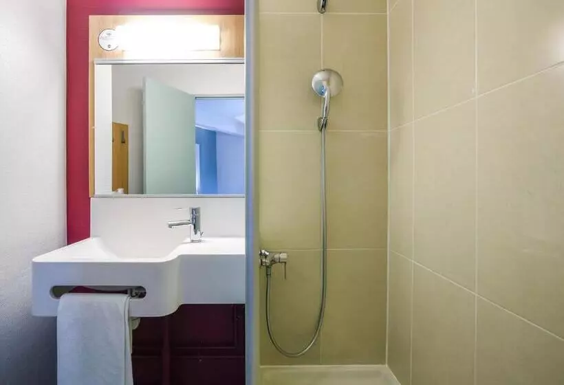 Standard Kolmen Hengen Huone, B&b Hotel Nantes Centre