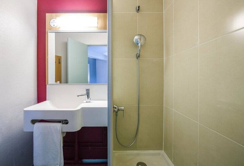 Четырехместный Номер Стандарт, B&b Hotel Nantes Centre