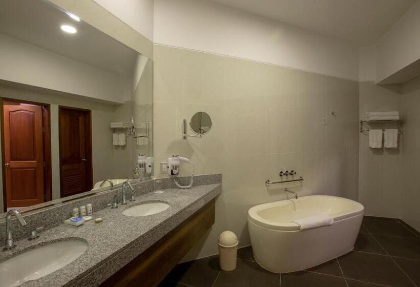 سوییت جونیور, Casa Andina Select Pucallpa