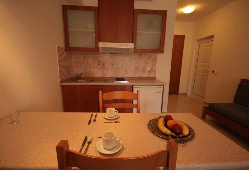 إستوديو قياسى, Castro Beach