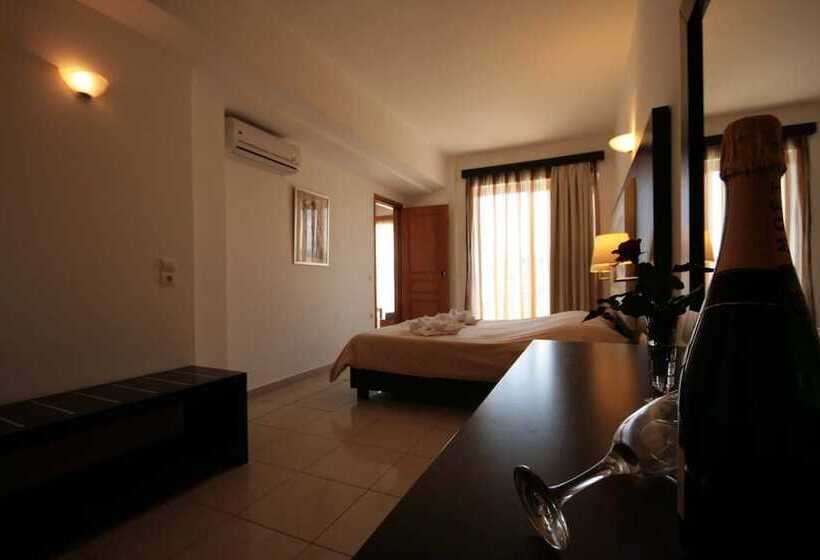 شقة غرفة واحدة, Castro Beach