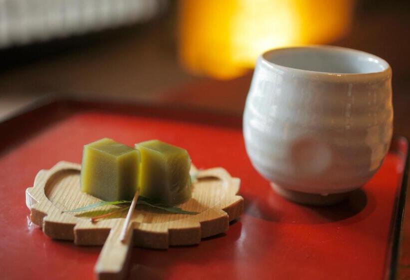 Quarto superior, Onyado Tsutaya