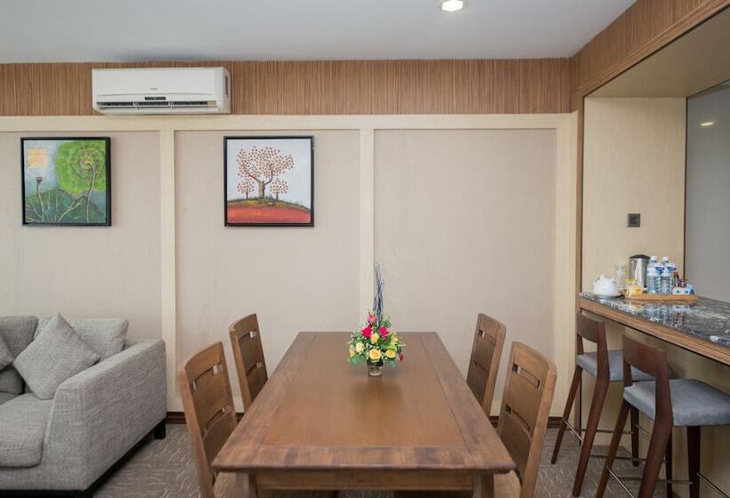 سوییت اجرایی, Sky Star