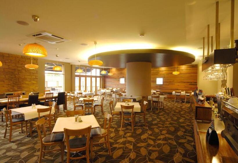 带特大床的标准间, The Formby