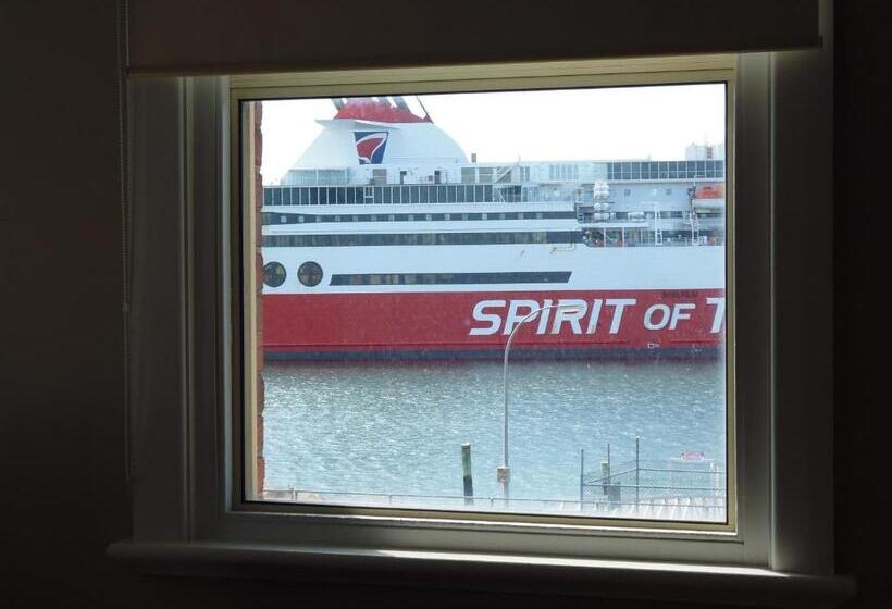 스탠다드 룸 퀸사이즈 침대, The Formby