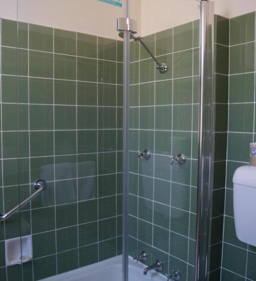 스탠다드 룸 퀸사이즈 침대, The Formby