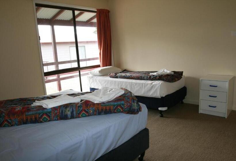 Apartament 2 Dormitoris, The Station