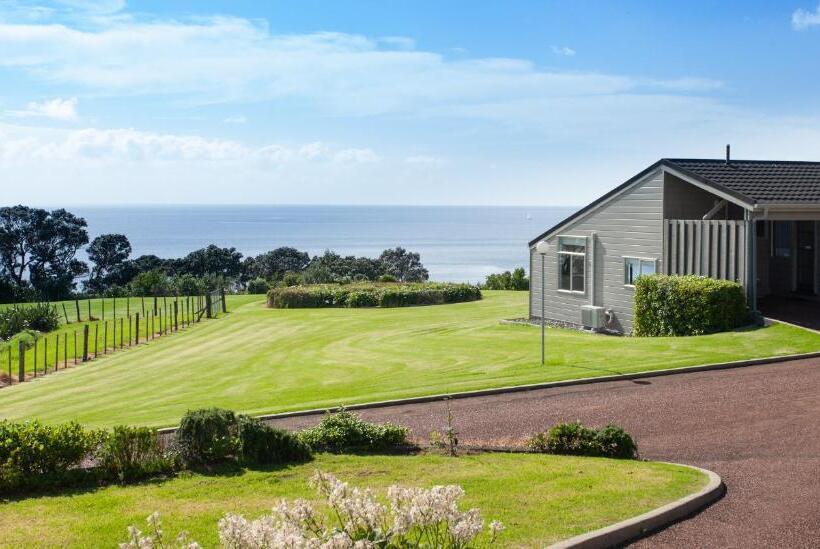 2 Bedroom Premium Apartment Sea View, Pacific Rendezvous Resort