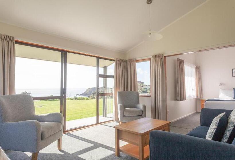 2 Bedroom Premium Apartment Sea View, Pacific Rendezvous Resort