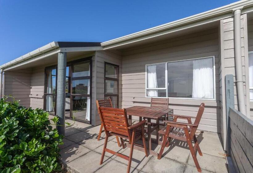 2 Bedroom Premium Apartment Sea View, Pacific Rendezvous Resort