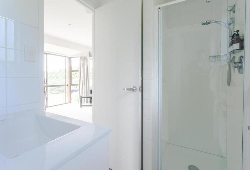 2 Bedroom Premium Apartment Sea View, Pacific Rendezvous Resort