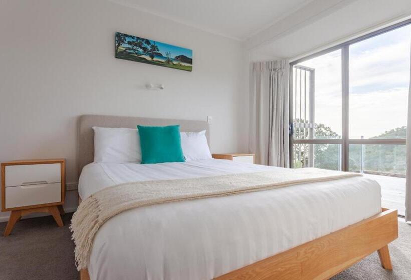 2 Bedroom Premium Apartment Sea View, Pacific Rendezvous Resort