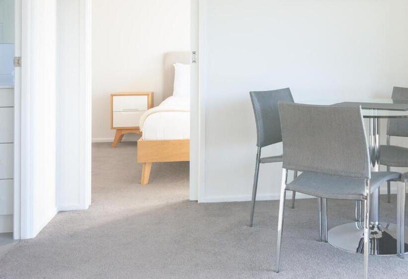 2 Bedroom Premium Apartment Sea View, Pacific Rendezvous Resort