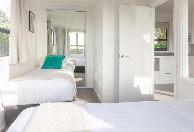 2 Bedroom Premium Apartment Sea View, Pacific Rendezvous Resort