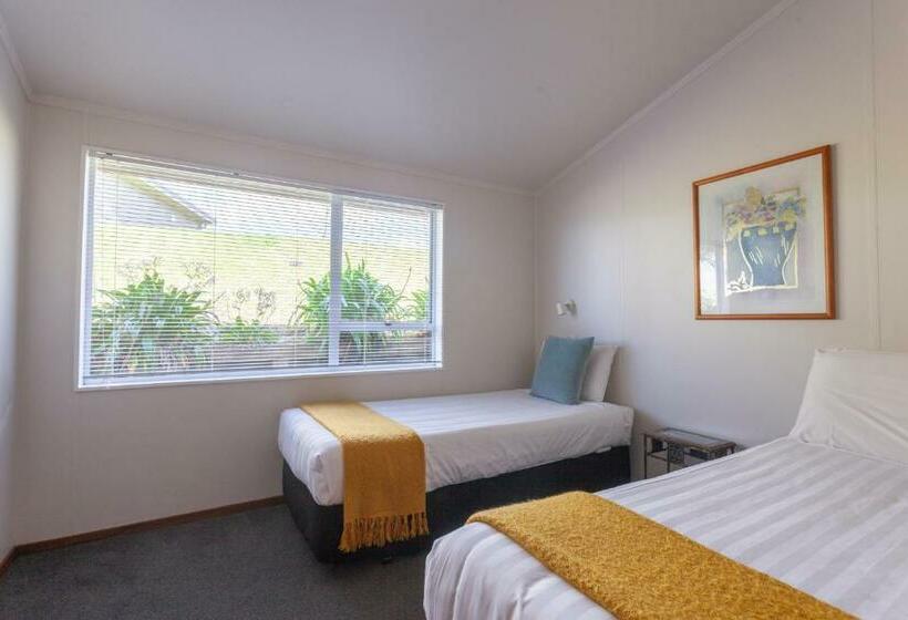 2 Bedroom Premium Apartment Sea View, Pacific Rendezvous Resort