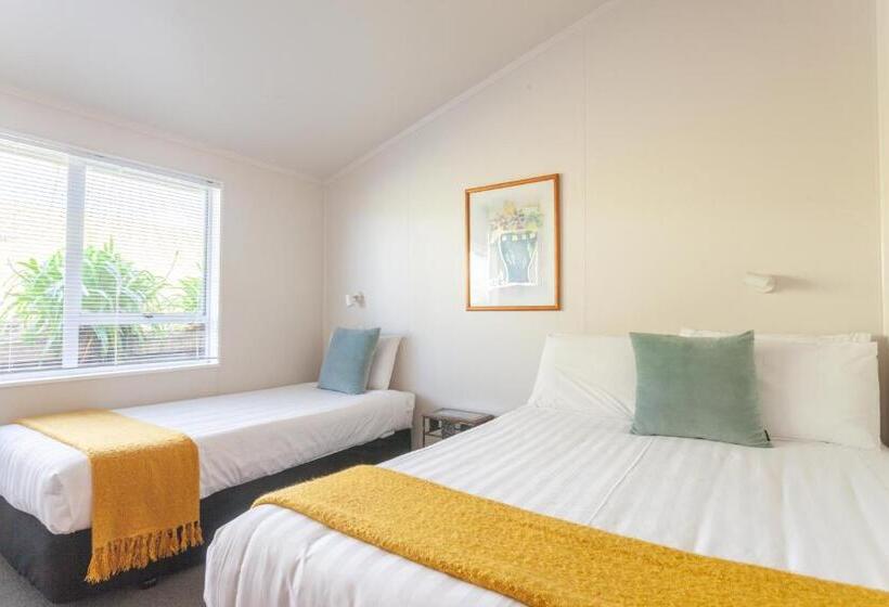 2 Bedroom Premium Apartment Sea View, Pacific Rendezvous Resort