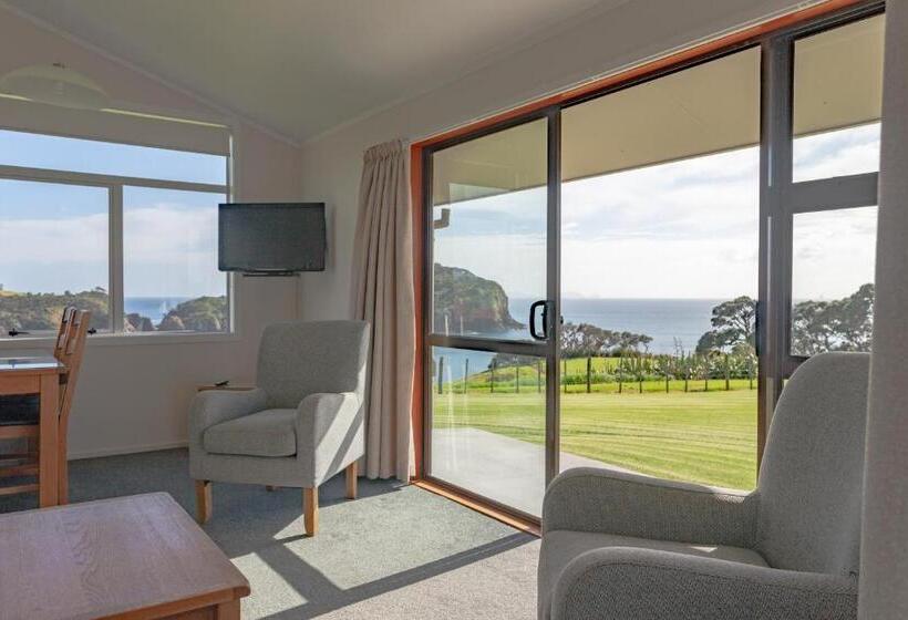 2 Bedroom Premium Apartment Sea View, Pacific Rendezvous Resort