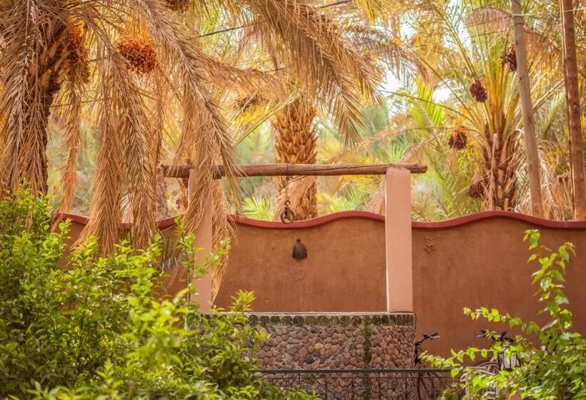 庭の見えるスタンダードトリプルルーム, Riad Soleil Du Monde