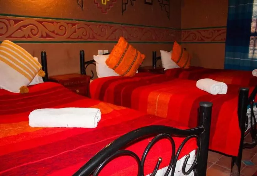 庭の見えるスタンダードトリプルルーム, Riad Soleil Du Monde