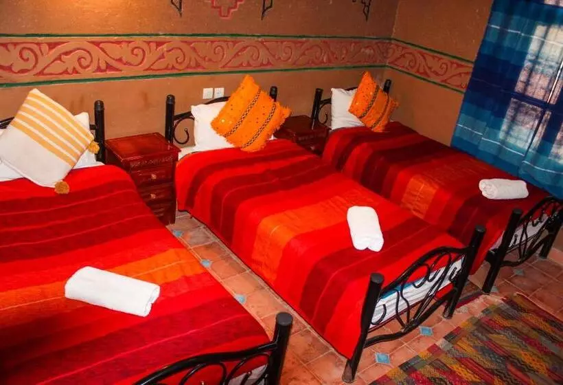 庭の見えるスタンダードトリプルルーム, Riad Soleil Du Monde