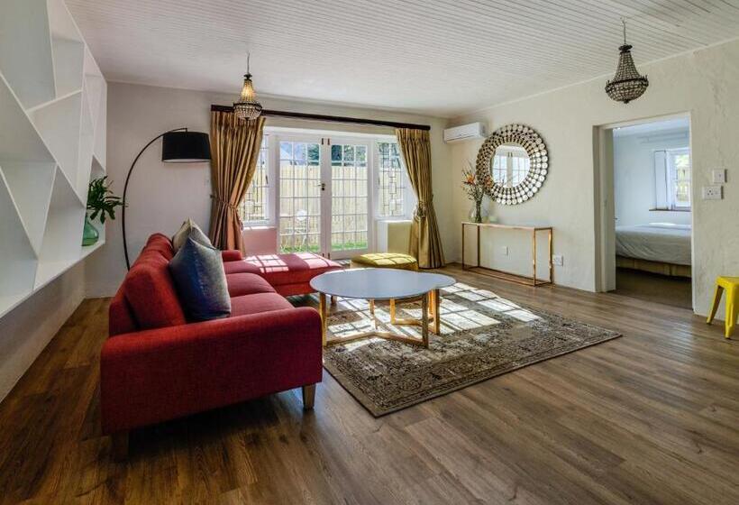 家庭间, The Post House Hotel   No Children Under The Age Of 16yrs