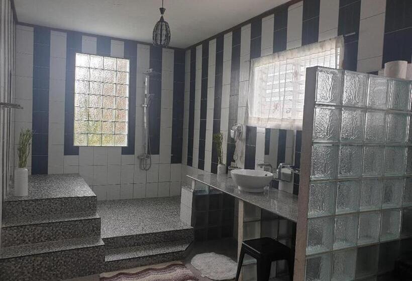 סוויטה נוף לגינה, Tiptop Hotel, Resto And Delishop