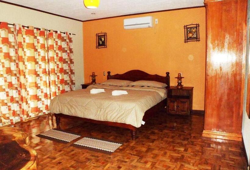 סוויטה נוף לגינה, Tiptop Hotel, Resto And Delishop